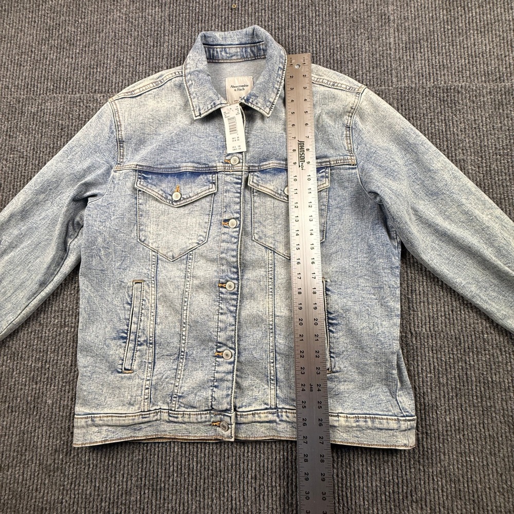NWT Abercrombie & Fitch Womens Size Medium Light Wash Denim Jacket K1144-2116‎ - Picture 4 of 15